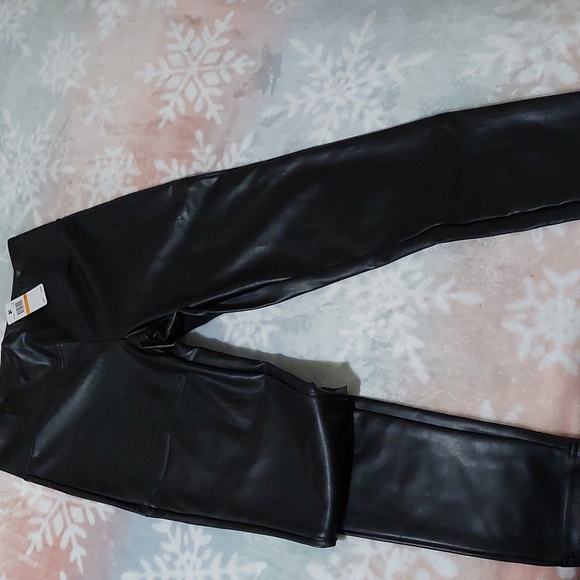 Laundry by Shelly Segal black pull on vegan leather pants - Picture 3 of 8